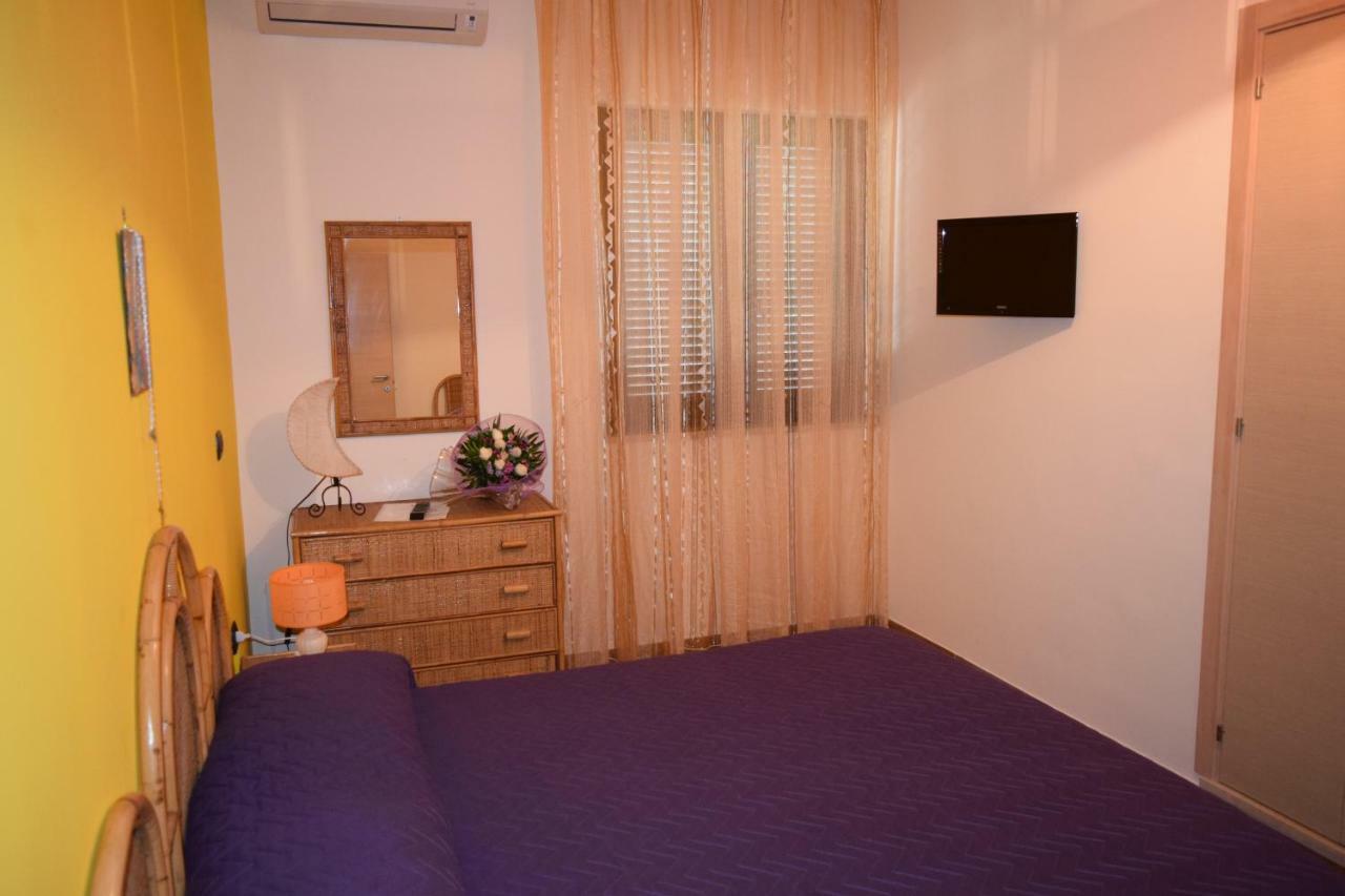 Bed &Breakfast Pinetamare Bed & Breakfast Castel Volturno Bagian luar foto