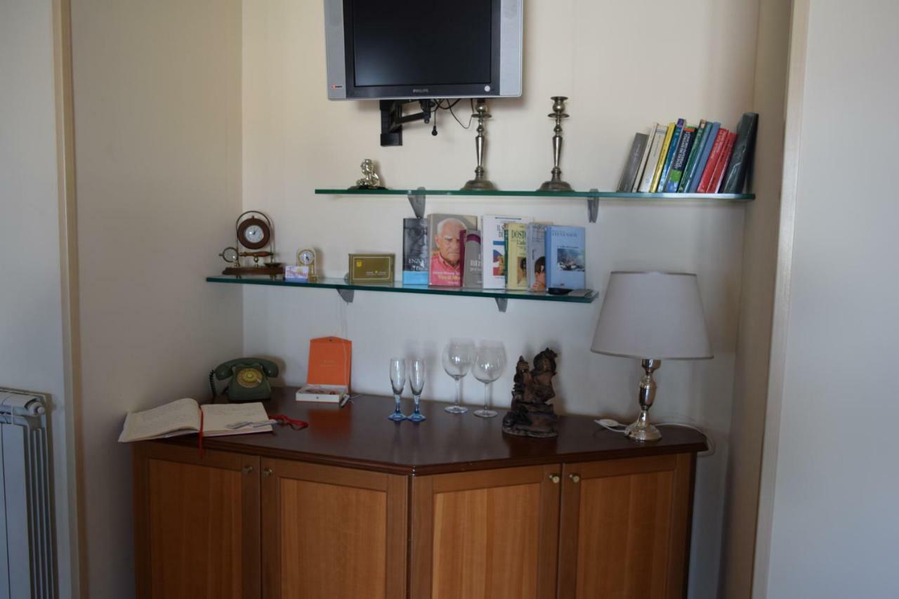 Bed &Breakfast Pinetamare Bed & Breakfast Castel Volturno Bagian luar foto