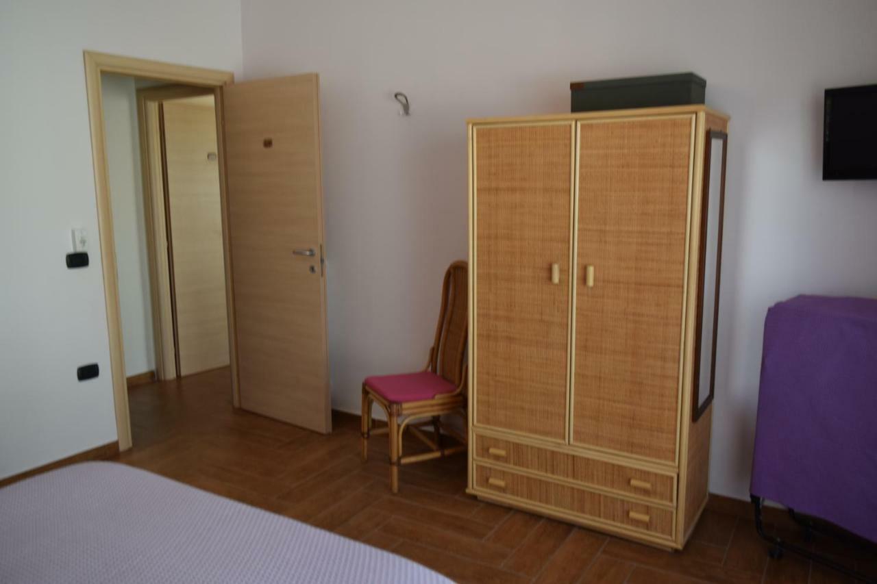 Bed &Breakfast Pinetamare Bed & Breakfast Castel Volturno Bagian luar foto