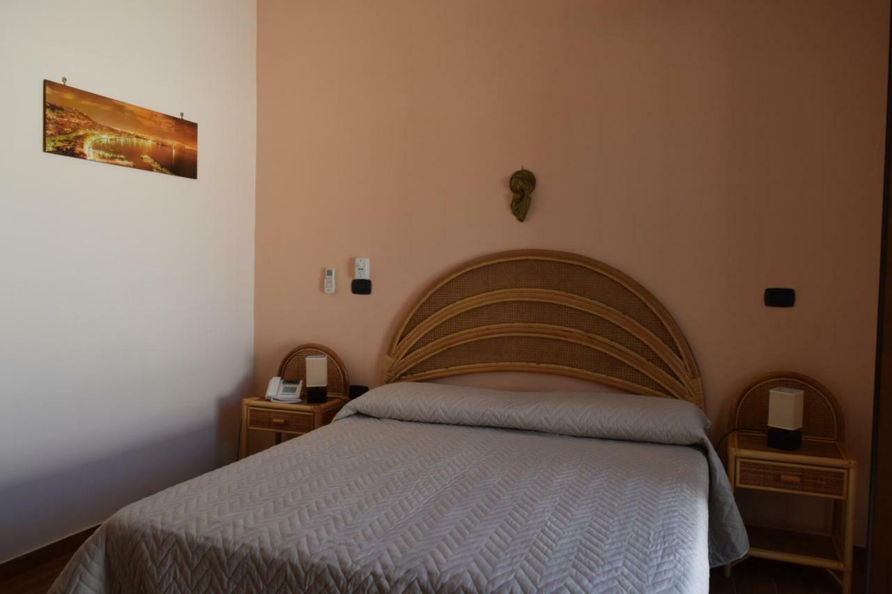 Bed &Breakfast Pinetamare Bed & Breakfast Castel Volturno Bagian luar foto